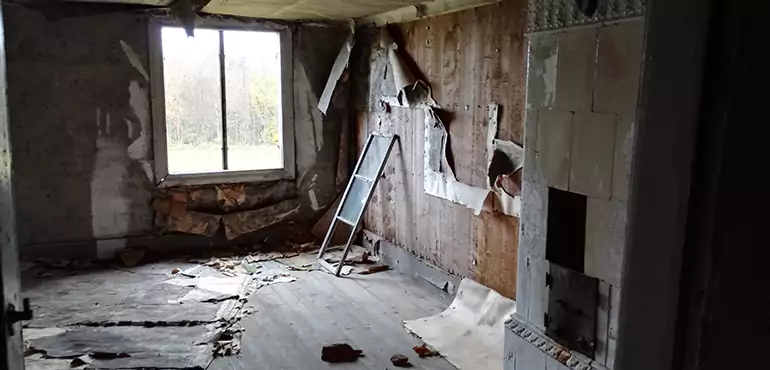 Why Selling a Distressed House Through Traditional Methods Fails in Plano